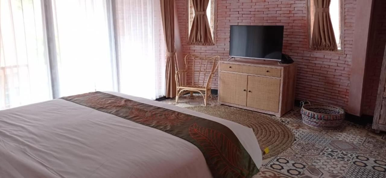 Dusun Semilir Hotel And Resort Semarang Esterno foto