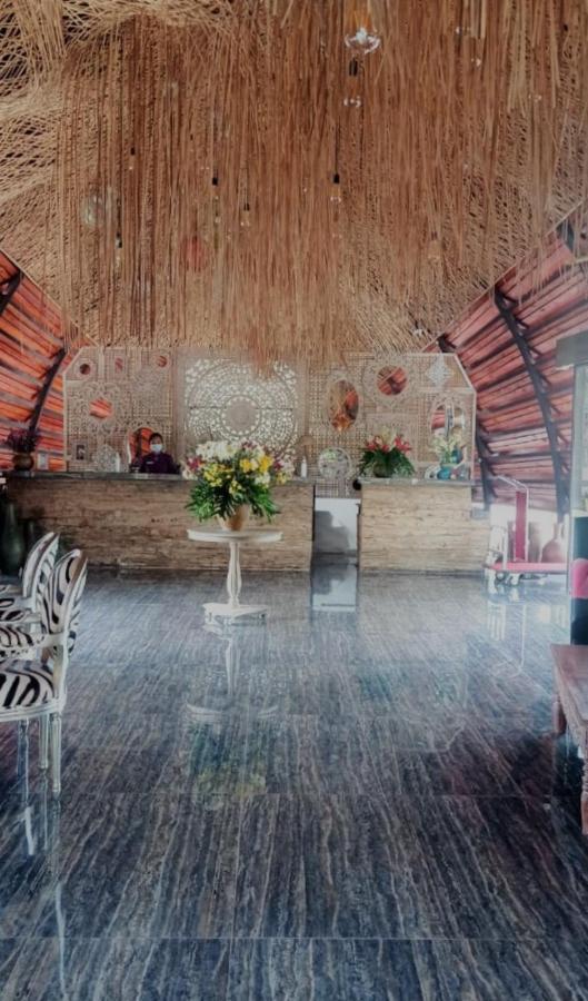 Dusun Semilir Hotel And Resort Semarang Esterno foto